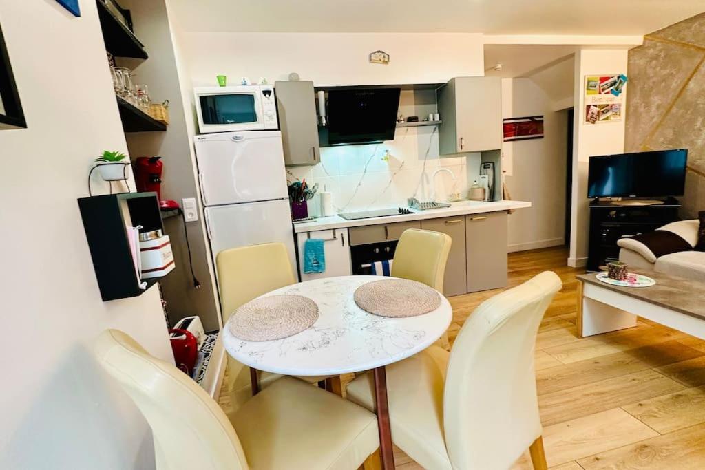 Appartement Jardin Du Palais- Relaxation Centrale Экстерьер фото